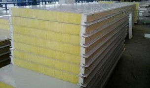 Thermal Insulation Material Soundproof Fireproof 64kg/M3 Glasswool Sandwich Panel For Buildings Structures